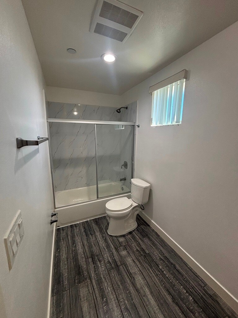 Building Photo - 457 E 30th St