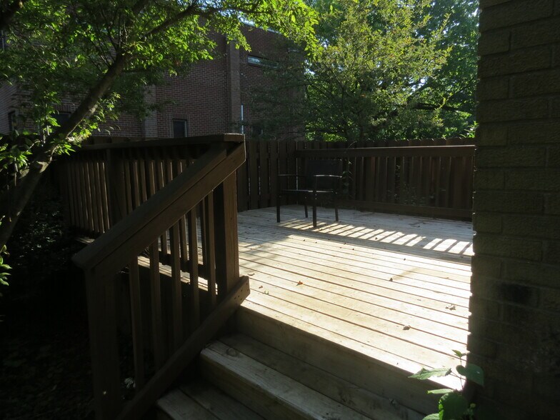1532 Deck - 1532 N College Ave