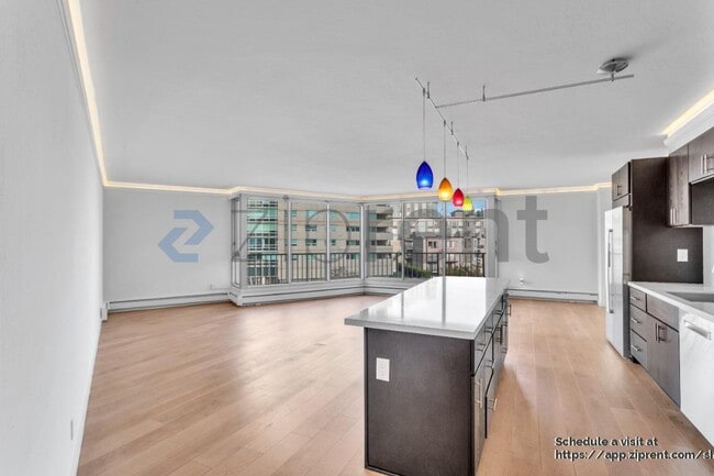 Building Photo - 1200 Gough St