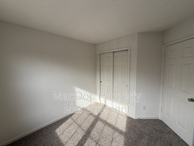 Building Photo - 4249 Normandy Ct