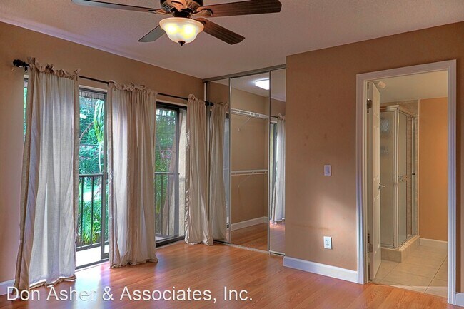 Building Photo - 2 br, 2.5 bath House - 5262 Coral Court Un...