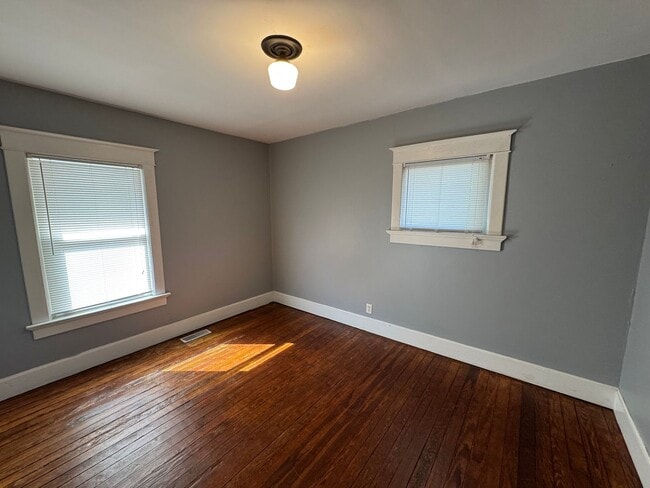 Building Photo - 1020-1022 S Randolph