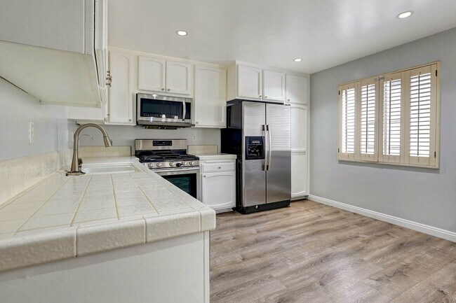 Building Photo - 19355 Sherman Way