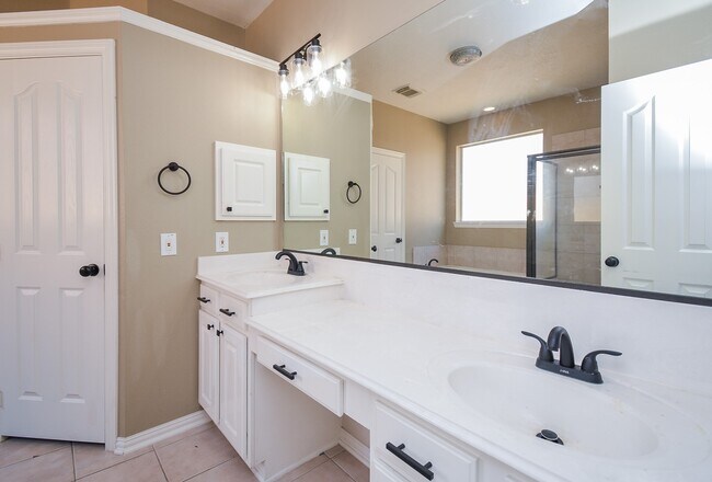Building Photo - 3011 Nickleby Ct