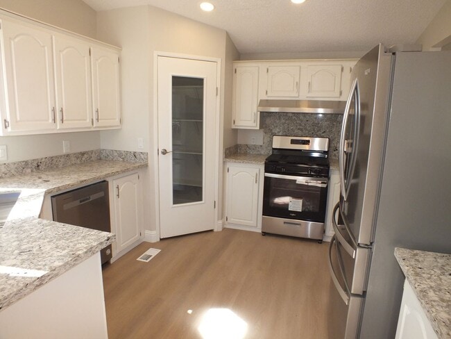 Building Photo - Rescue 4/3 retreat - includes separate cottage/office, 2 garage bays, RV pad and 5 acres with Sie...