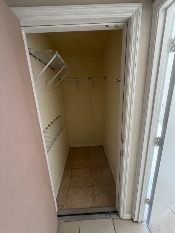 Building Photo - 679 Caribbean Dr