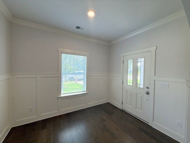 Building Photo - 22 Desert Oak Ct SW