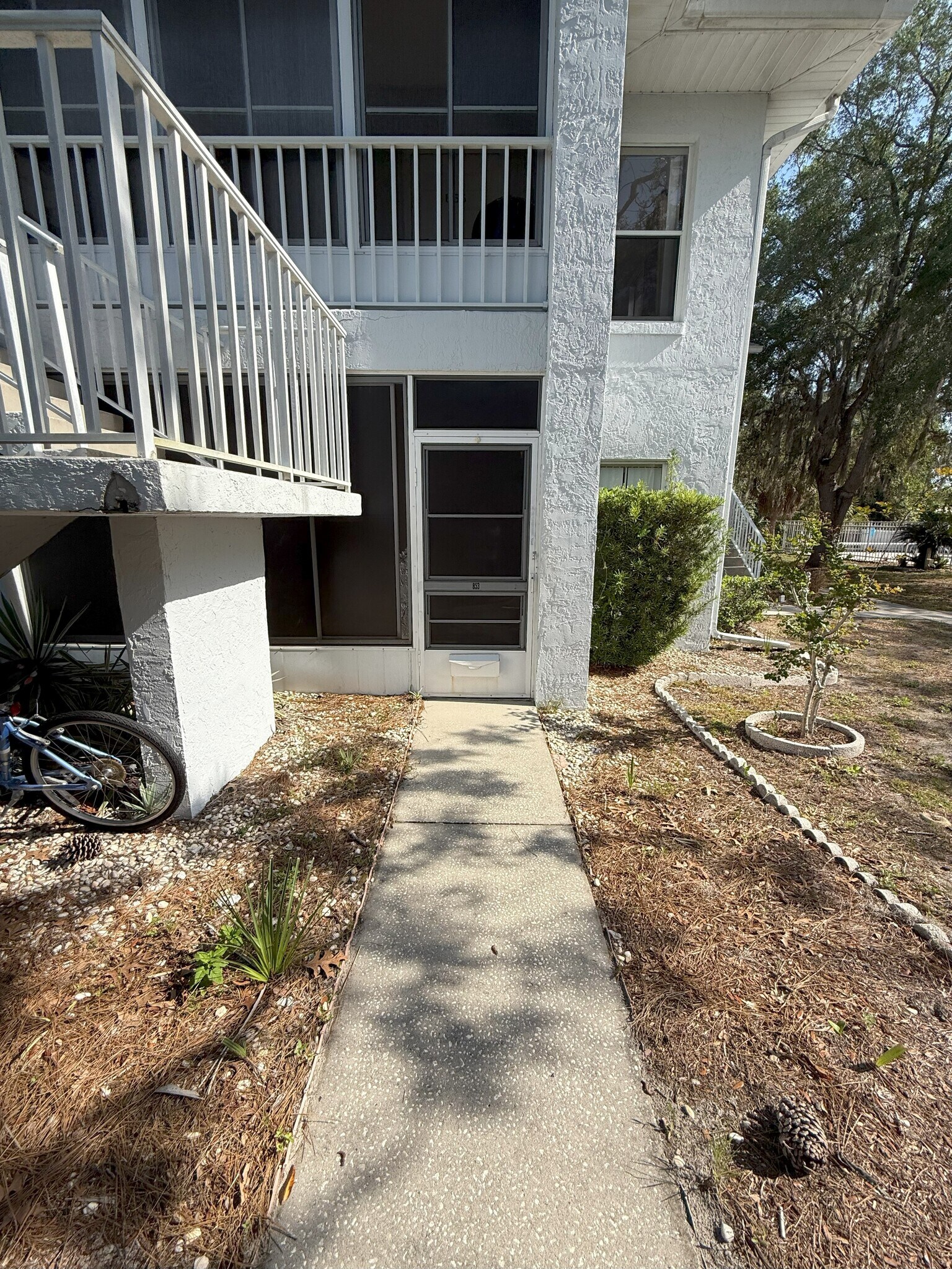 Building Photo - 853 SE Mayo Dr