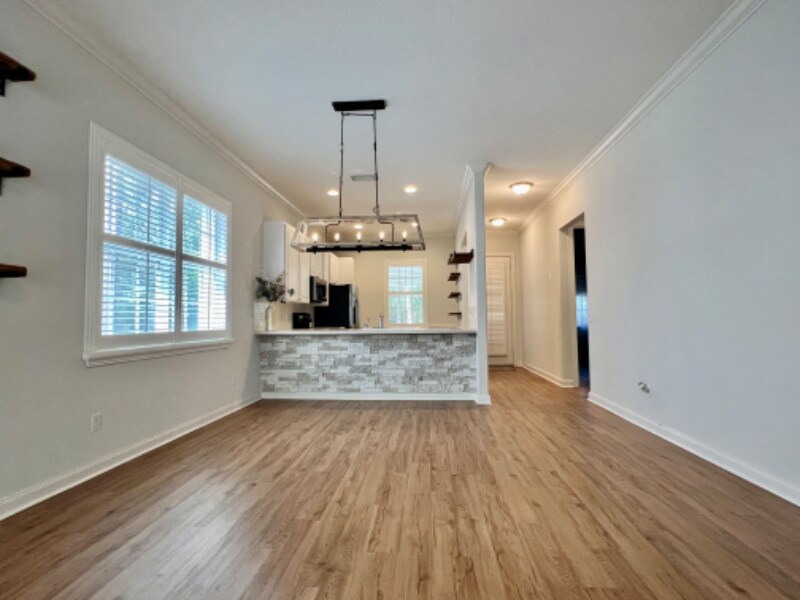 Building Photo - 148 Newcastle Dr