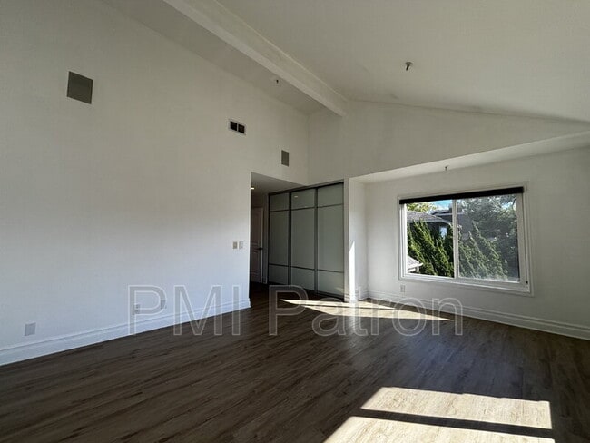 Building Photo - 68 Sea Island Dr