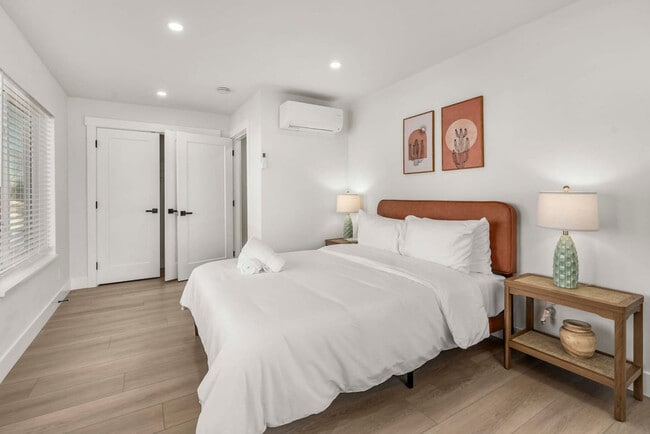 Building Photo - 7719 Renton Ave S