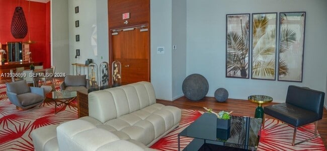 Building Photo - 1300 Brickell Bay Dr