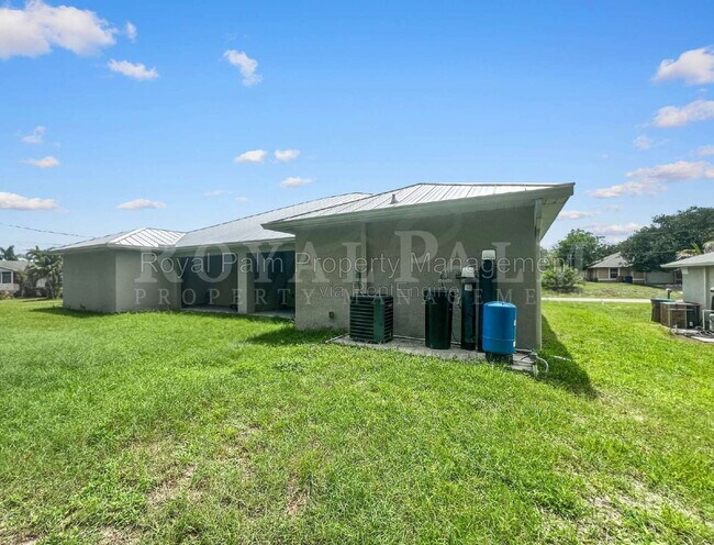 Building Photo - 745 Harry Ave S