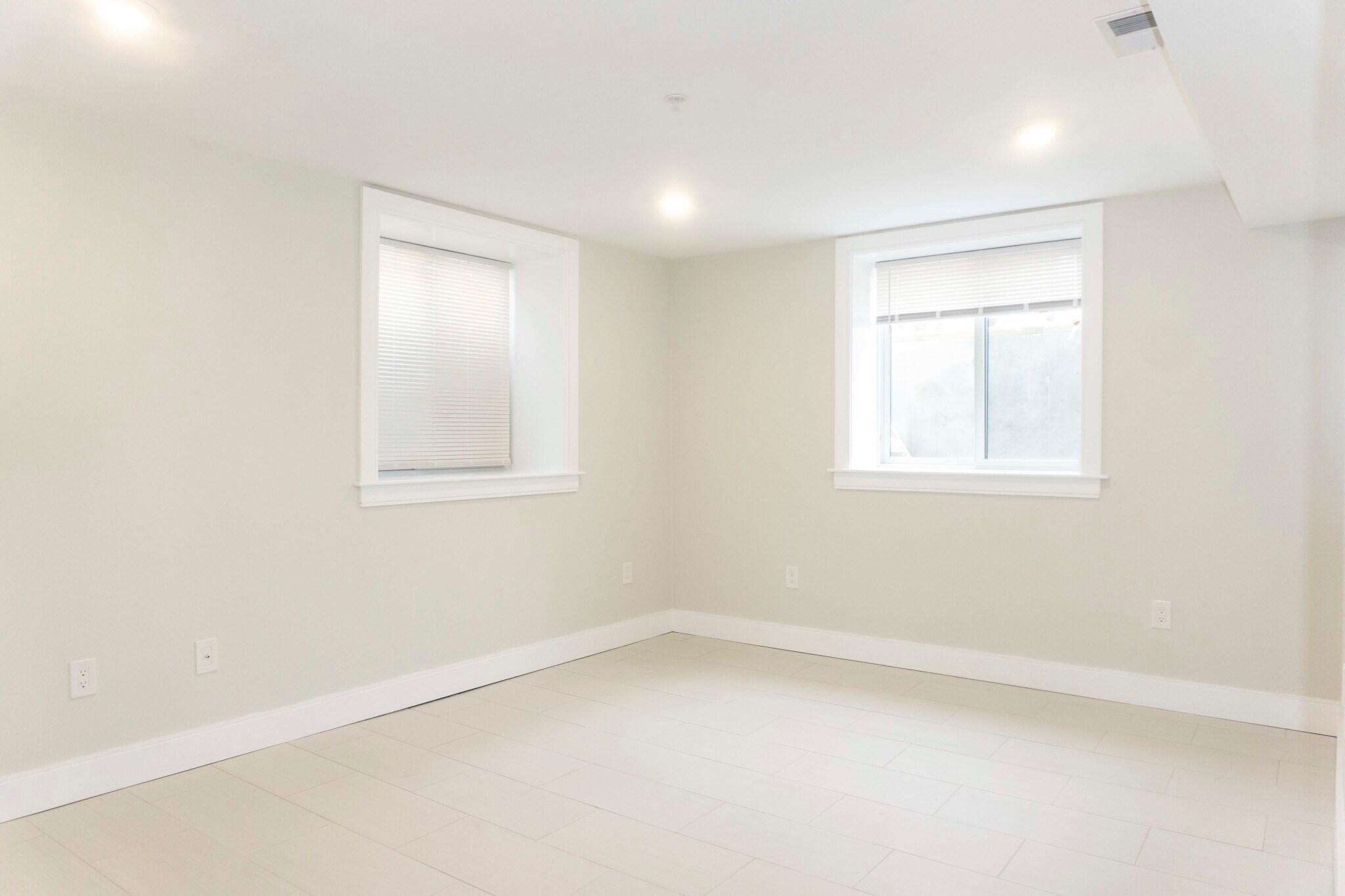 Building Photo - 54 Athol St