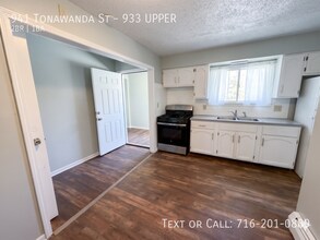 Building Photo - 941 Tonawanda St