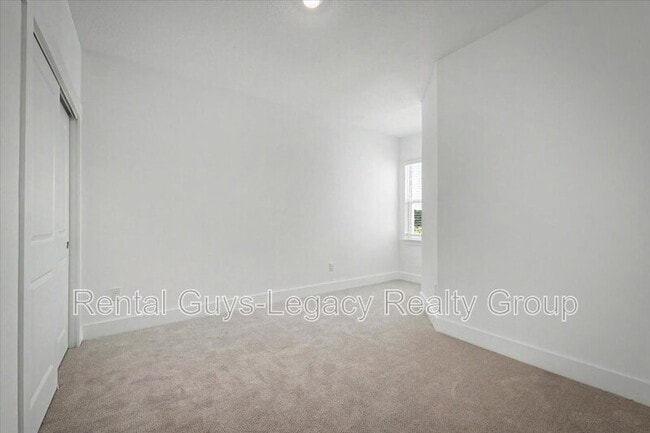 Building Photo - 5423 Bramhall Rd