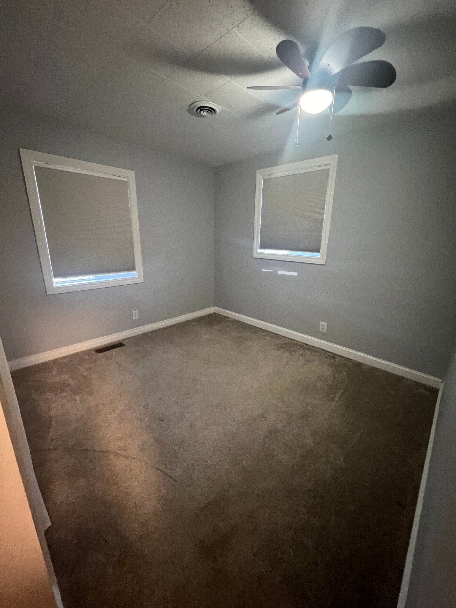 Building Photo - 17310 H Dr S