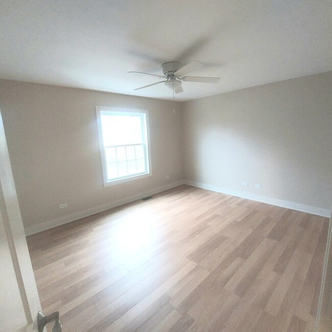 Building Photo - 617 Yale Ln