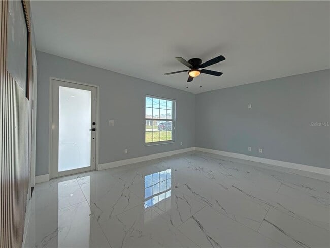 Building Photo - 1384 Valhalla St