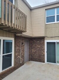 Building Photo - Cedar Bluff! Spacious 2bdrm/1.5bath