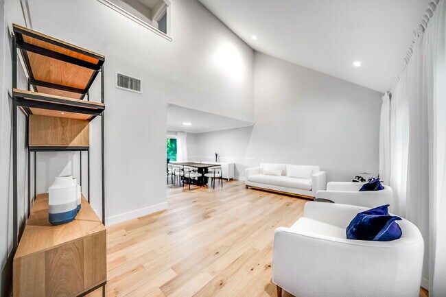 Building Photo - 3402 Pine Haven Cir