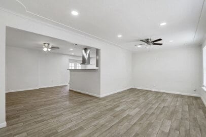 Building Photo - Single story corner home features 3 beds, 2 bathrooms