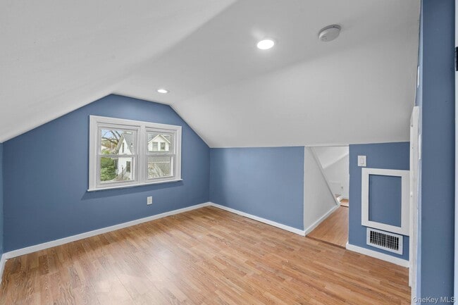 Building Photo - 218 Islip Blvd