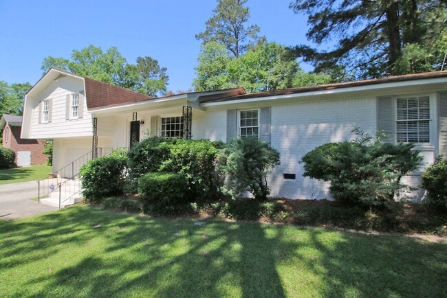 Building Photo - Fabulous 4 bedroom 2.5 bath Forest Acres home