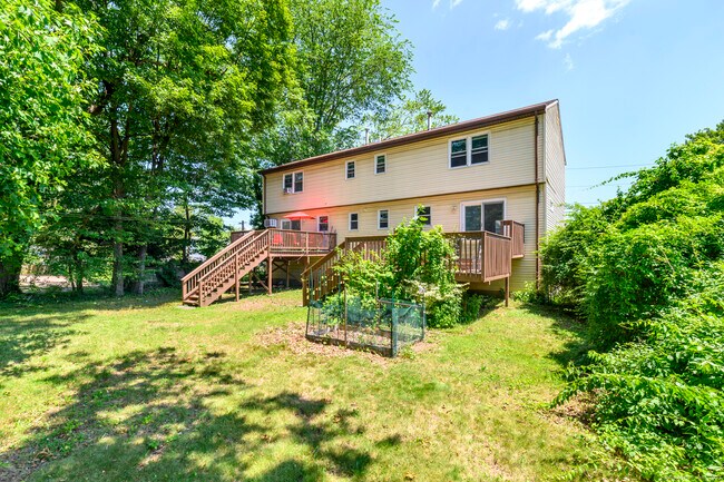 Building Photo - 364 Peck Ave