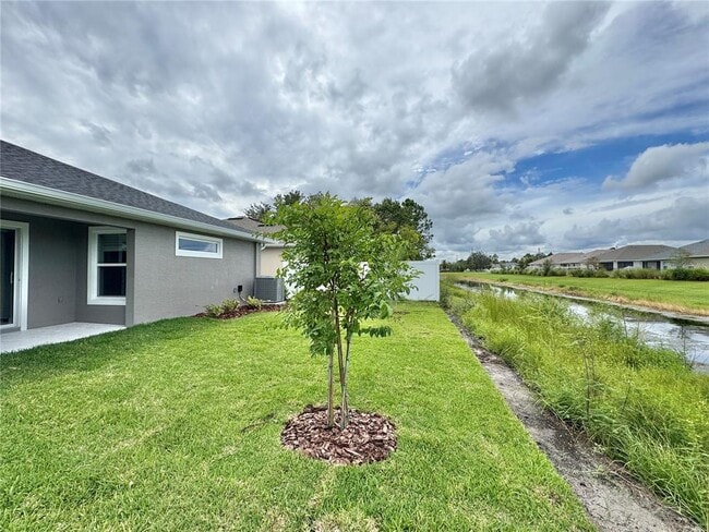 Building Photo - 102 Lynbrook Dr