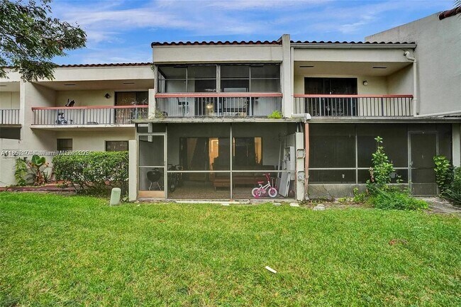 Building Photo - 6483 Racquet Club Dr