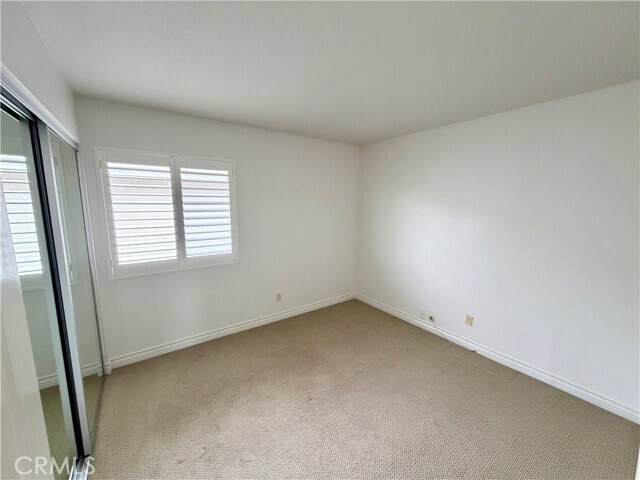 Building Photo - 10 Wickland