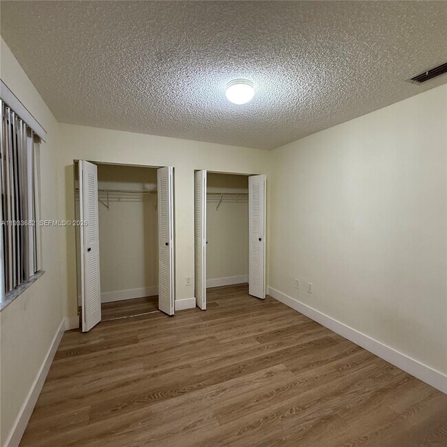 Building Photo - 1301 S Franklin Ave