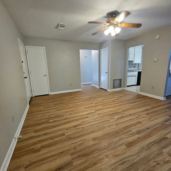 Building Photo - 3687 Donovan Dr