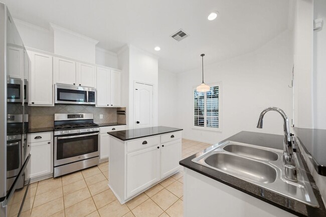 Building Photo - 2623 Shady Acres Ct