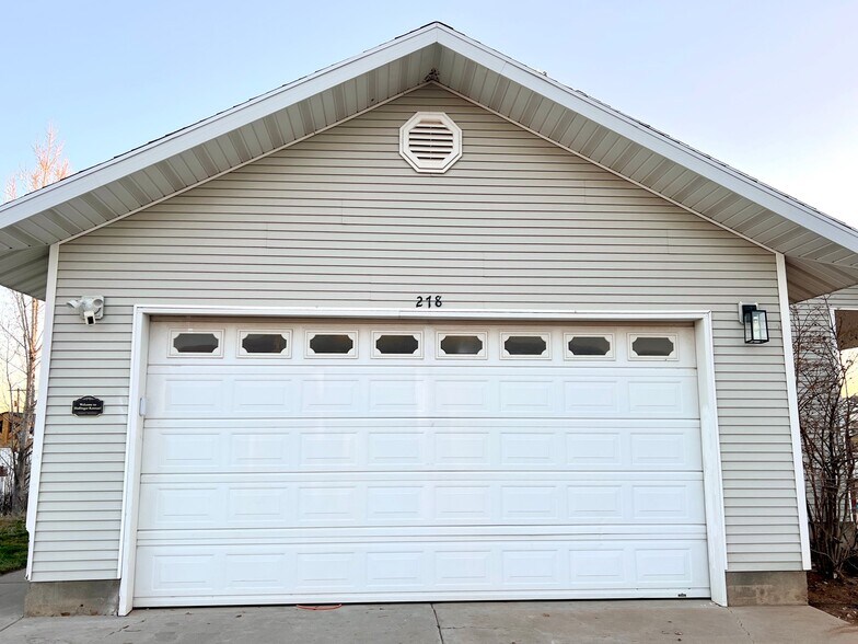 Building Photo - 278 N 200 W