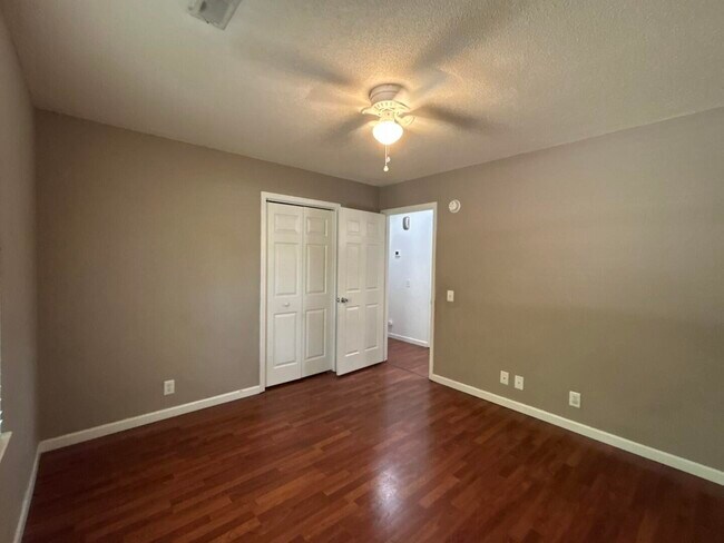Building Photo - 1310 Crowndale Dr