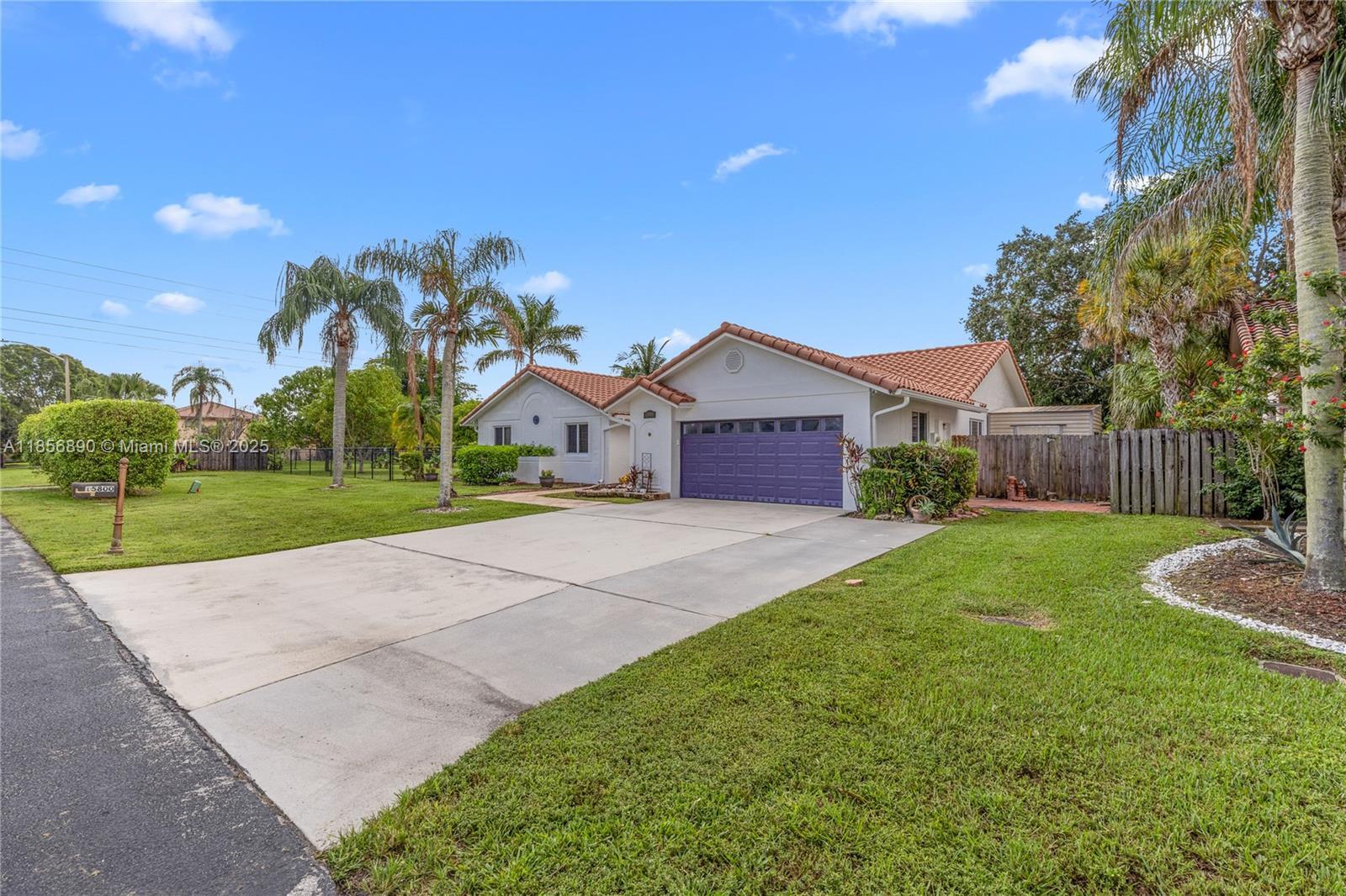 Building Photo - 15800 Surrey Cir