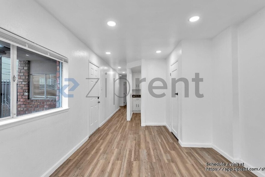 Building Photo - 669 33rd St