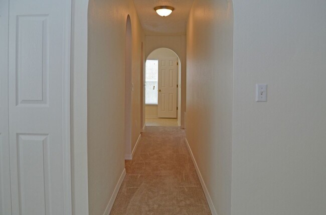 Building Photo - 87113 Kipling Dr