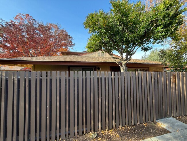 Building Photo - Spacious 2 Bedroom 1 Bath Condo with private patio and storage