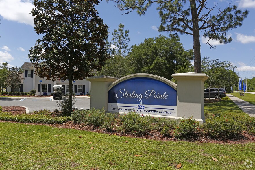 Sterling Pointe Apartments 3480 NE 48th Ter Silver Springs FL 34488