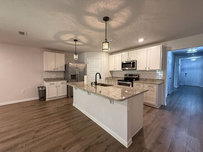 Building Photo - 4 Bedroom 2 Bath Home for Rent in Birch Run Subdivision! Energy Efficient Solar Panels to Help Lo...