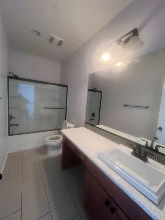 Building Photo - Riverbank!