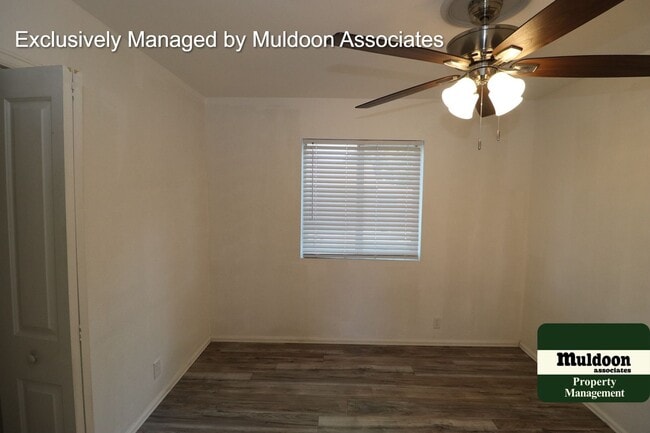 Building Photo - Cute as a button!  1 1/2 Story home on a b...
