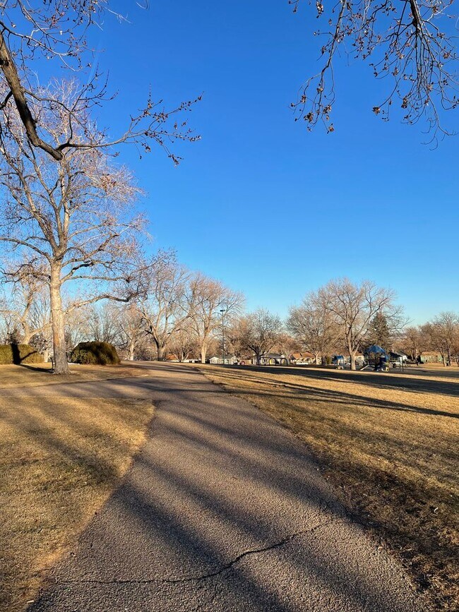 Building Photo - Updated 3BD/ 2BA home in Denver, CO! Available January 1st