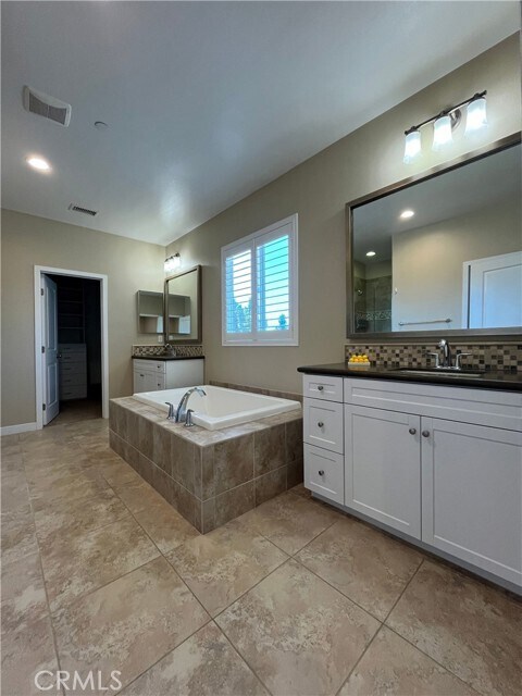 Building Photo - 11395 Beechnut St