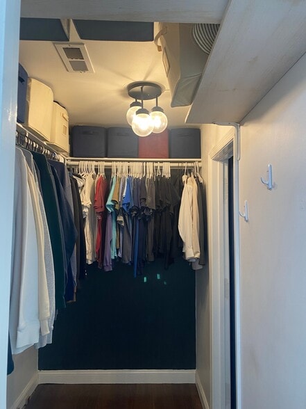 Building Photo - 2604 Boswell Ave