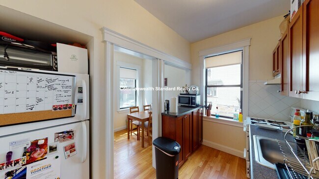 Building Photo - 76 Quint Ave