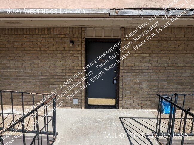 Building Photo - 6004 Westridge Ln